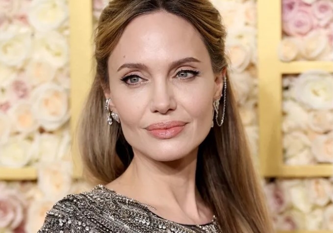 Angelina Jolie'nin Işıltılı Güzellik Sırrı